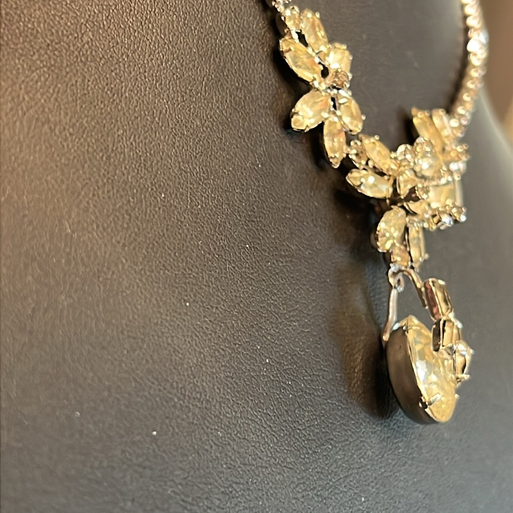 Volupte Vintage Rhinestone Necklace & Screw Back Earring Set. Beyond Exquisite. - Picture 9 of 16